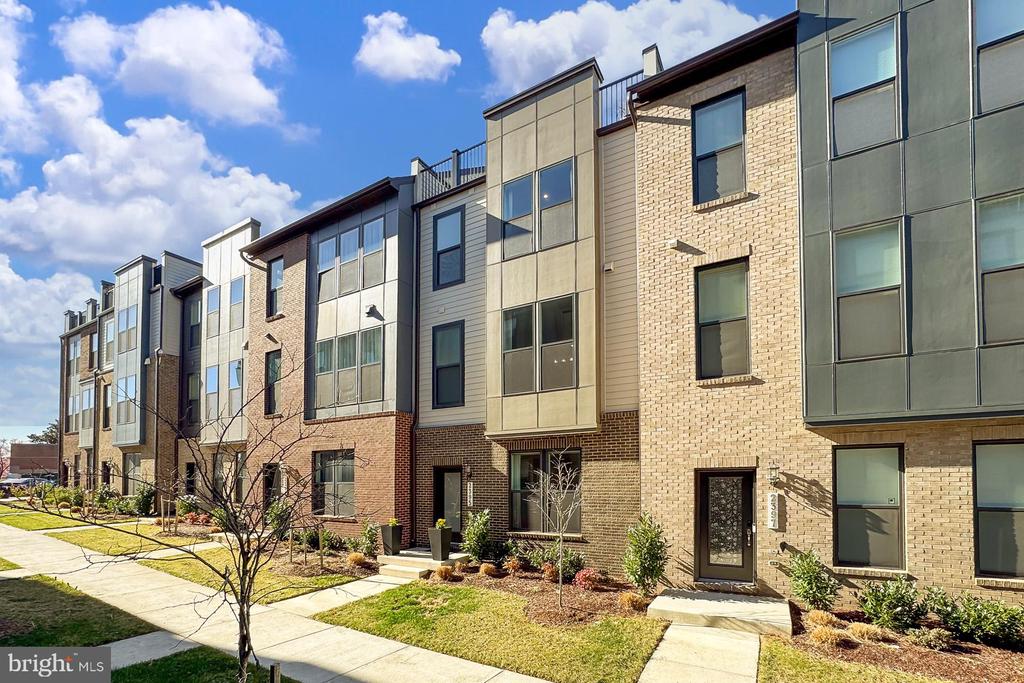 2395 Liberty Loop