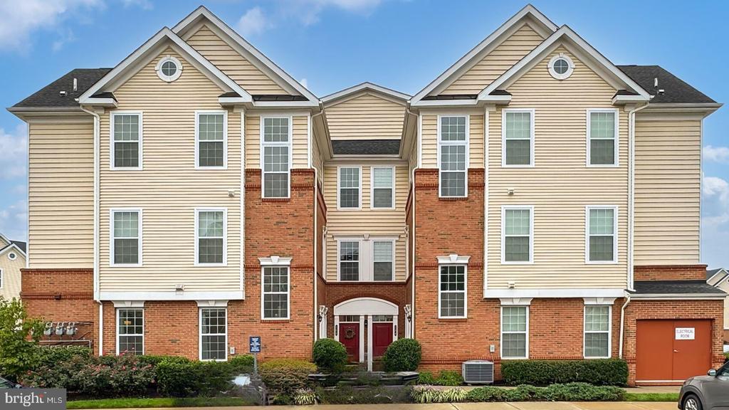 23290 Milltown Knoll Sq #102