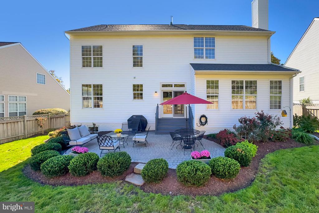818 Santmyer Dr SE