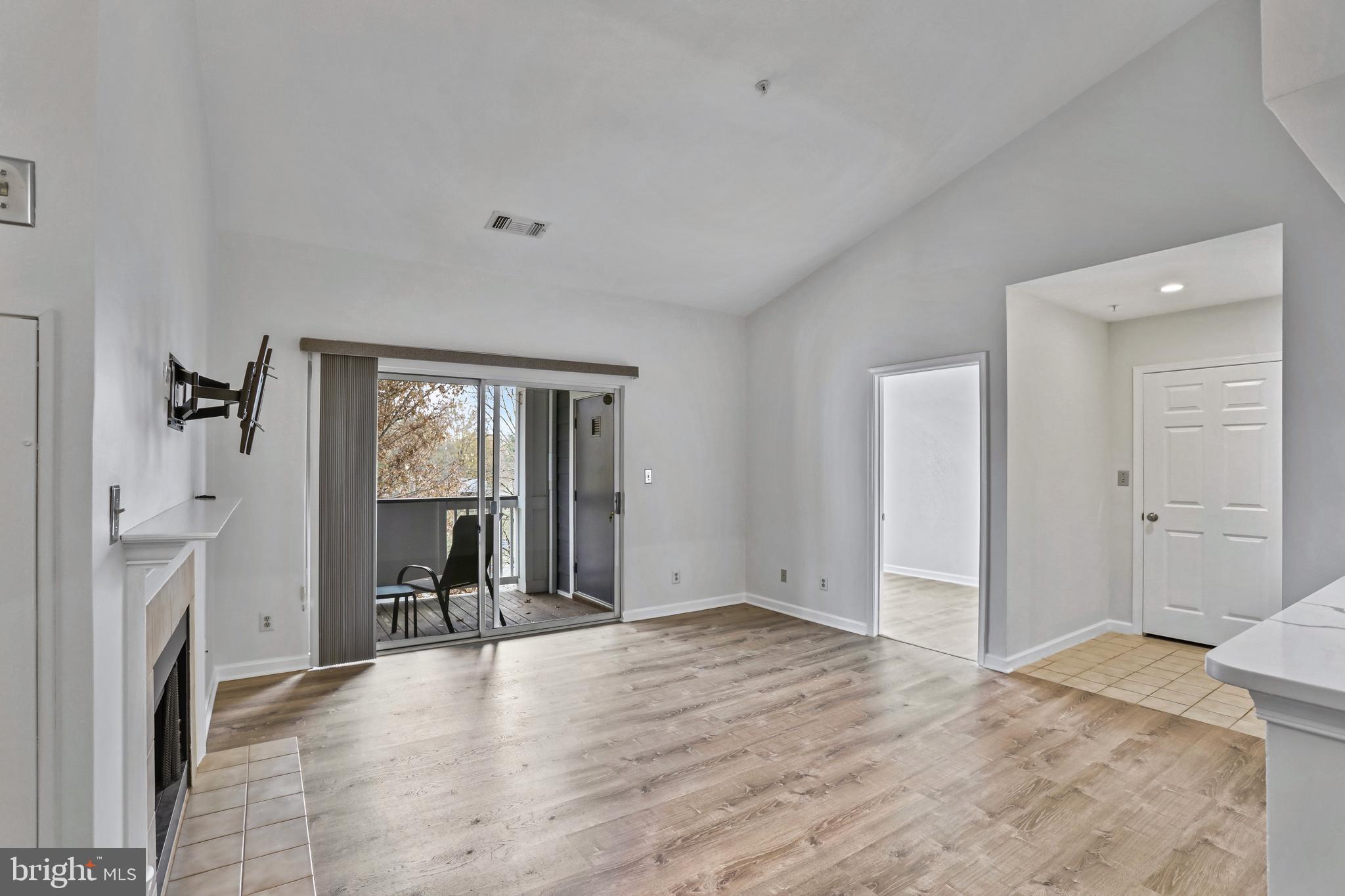 20311 Beechwood Ter #302