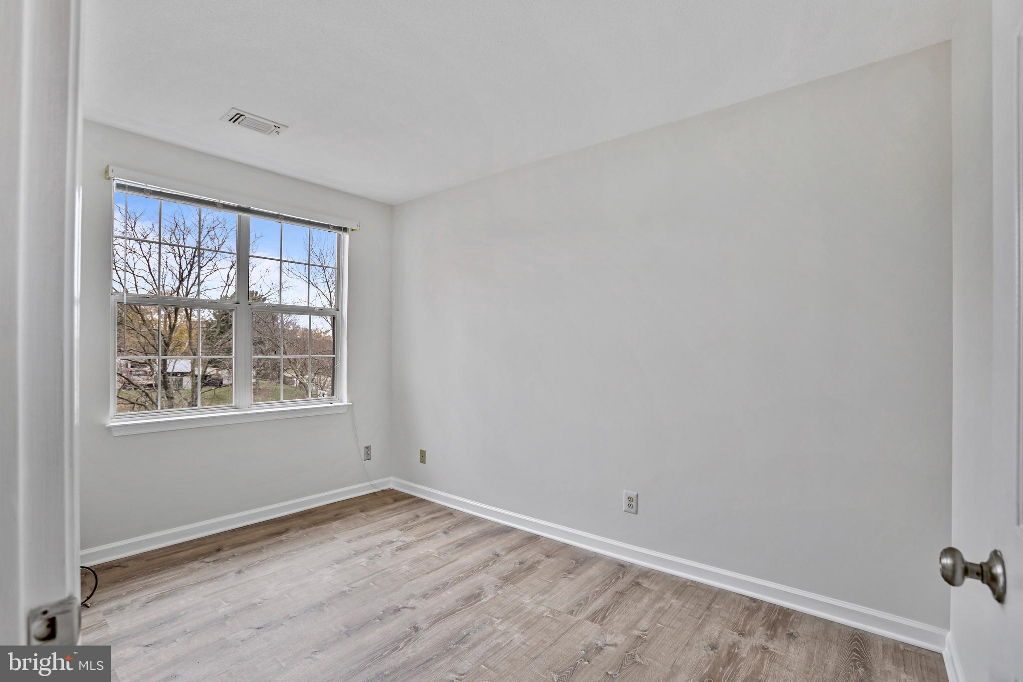 20311 Beechwood Ter #302