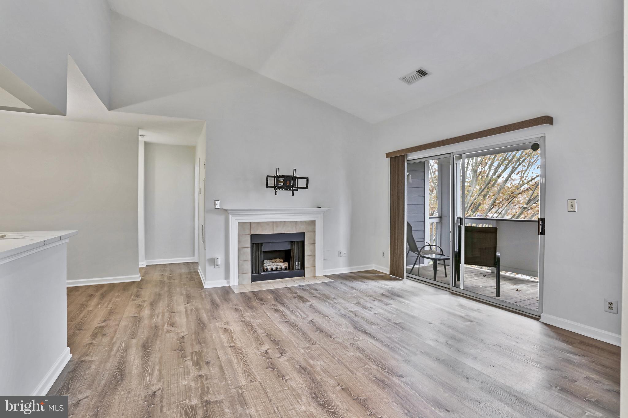 20311 Beechwood Ter #302