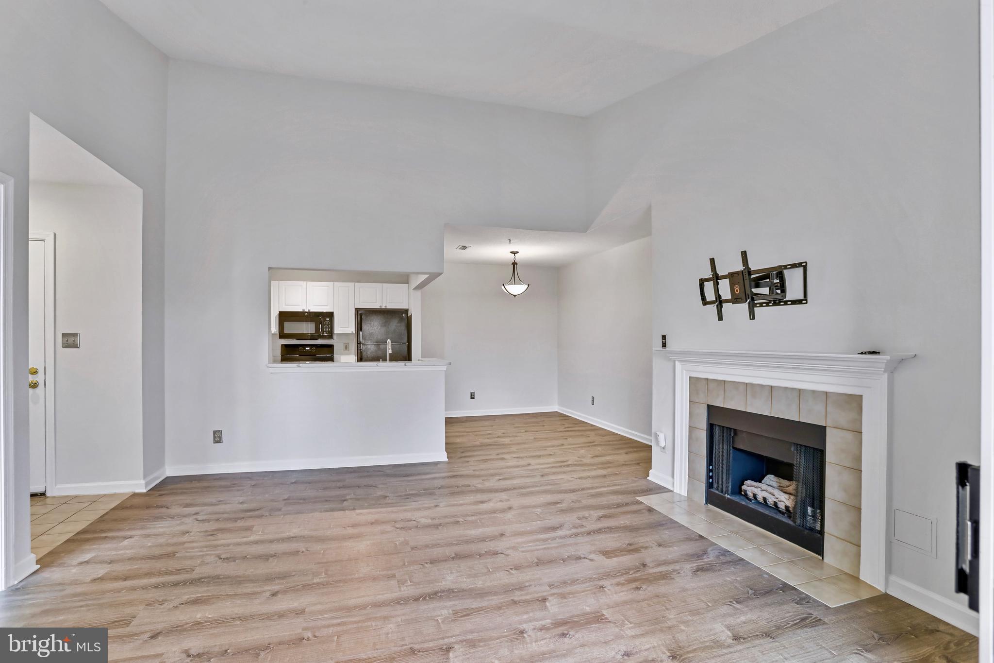 20311 Beechwood Ter #302
