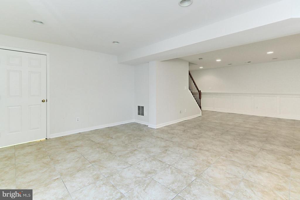 20682 Mandalay Ct