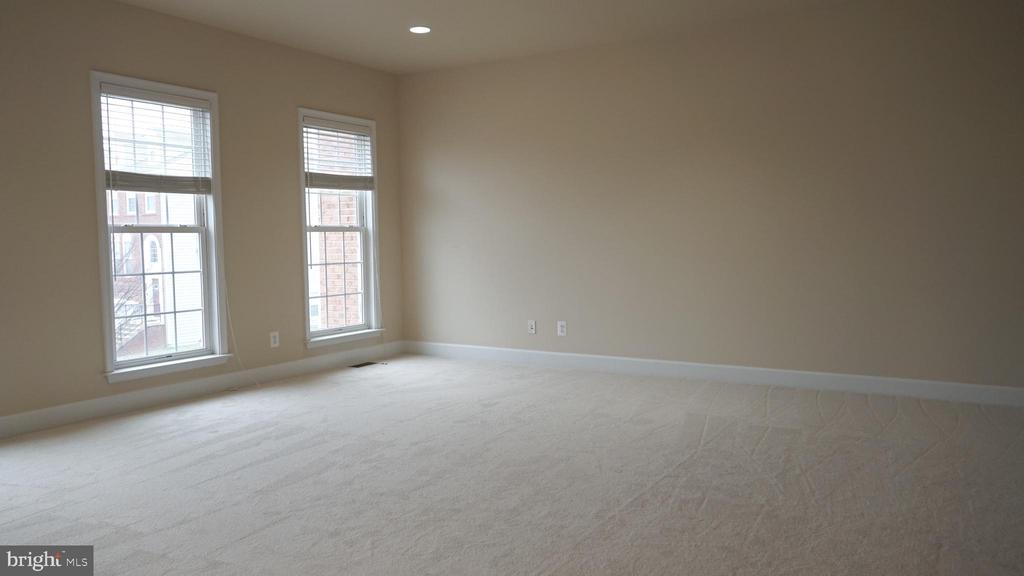 42695 WILMAR SQ
