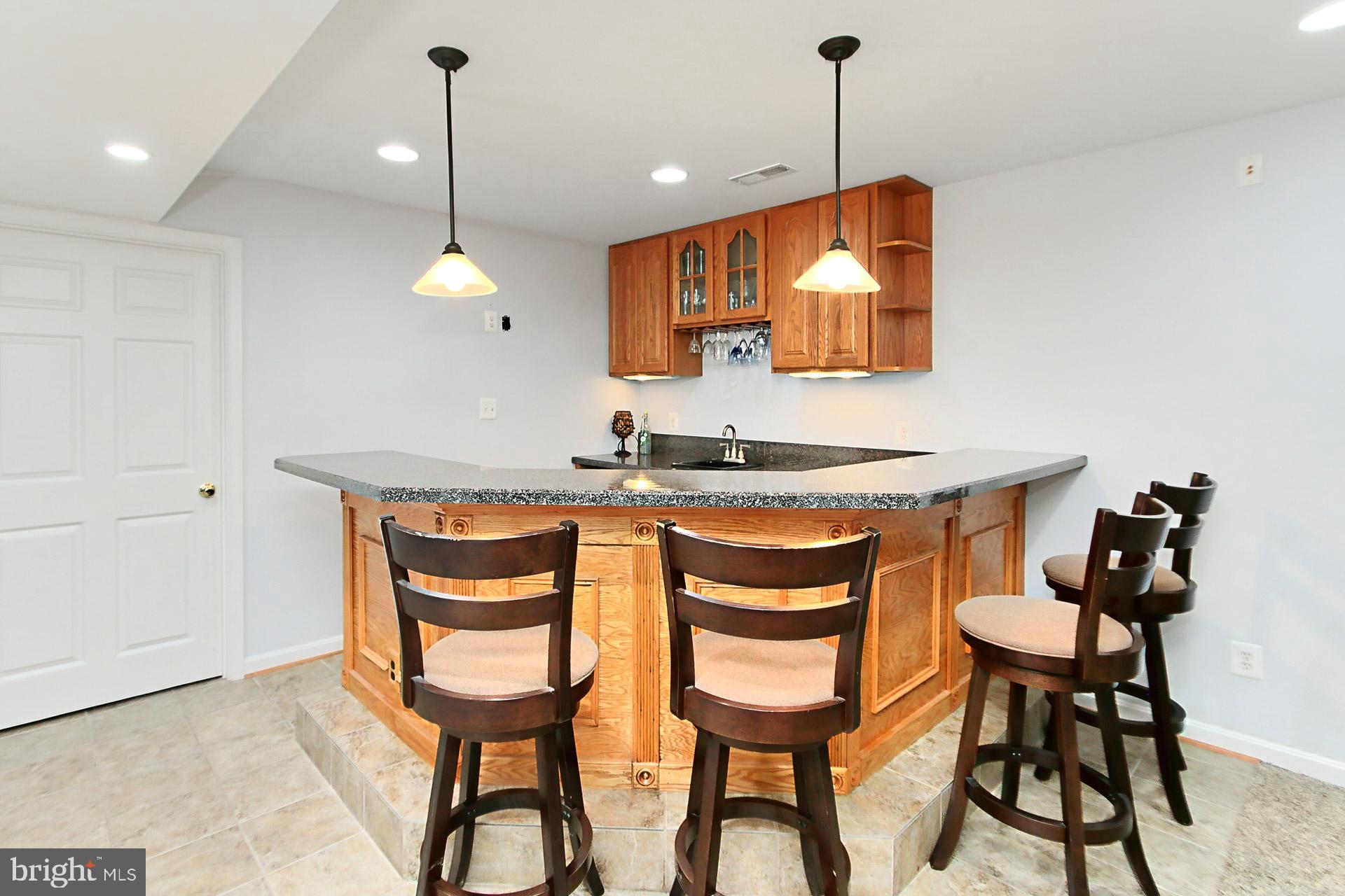 305 E Declaration Ct