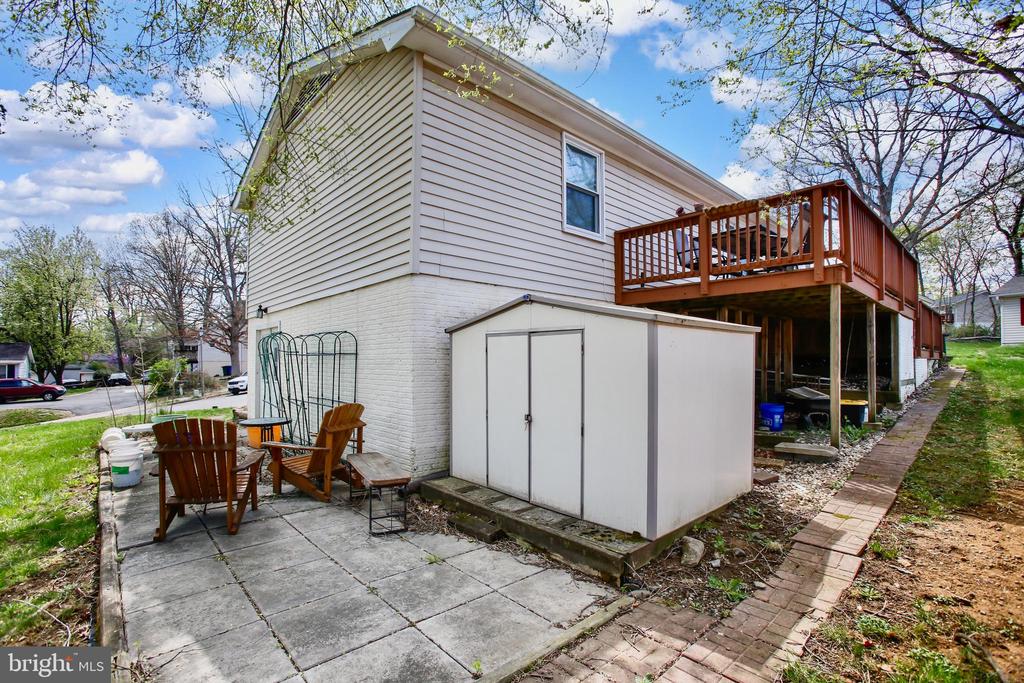 105 Salem Ct SE