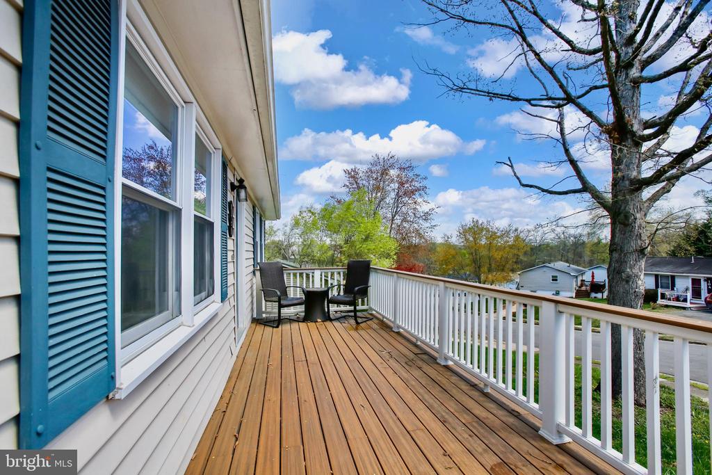 105 Salem Ct SE