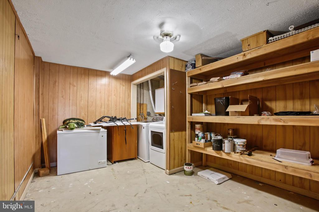 105 Salem Ct SE