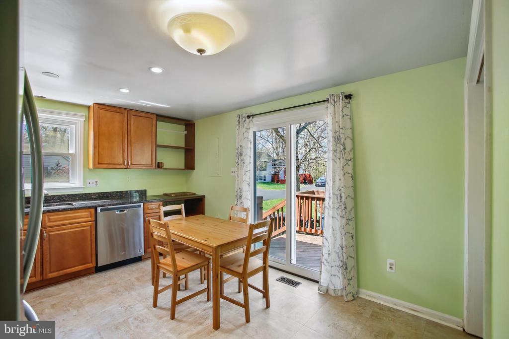105 Salem Ct SE