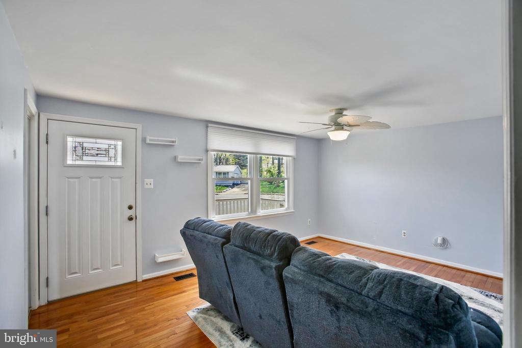 105 Salem Ct SE