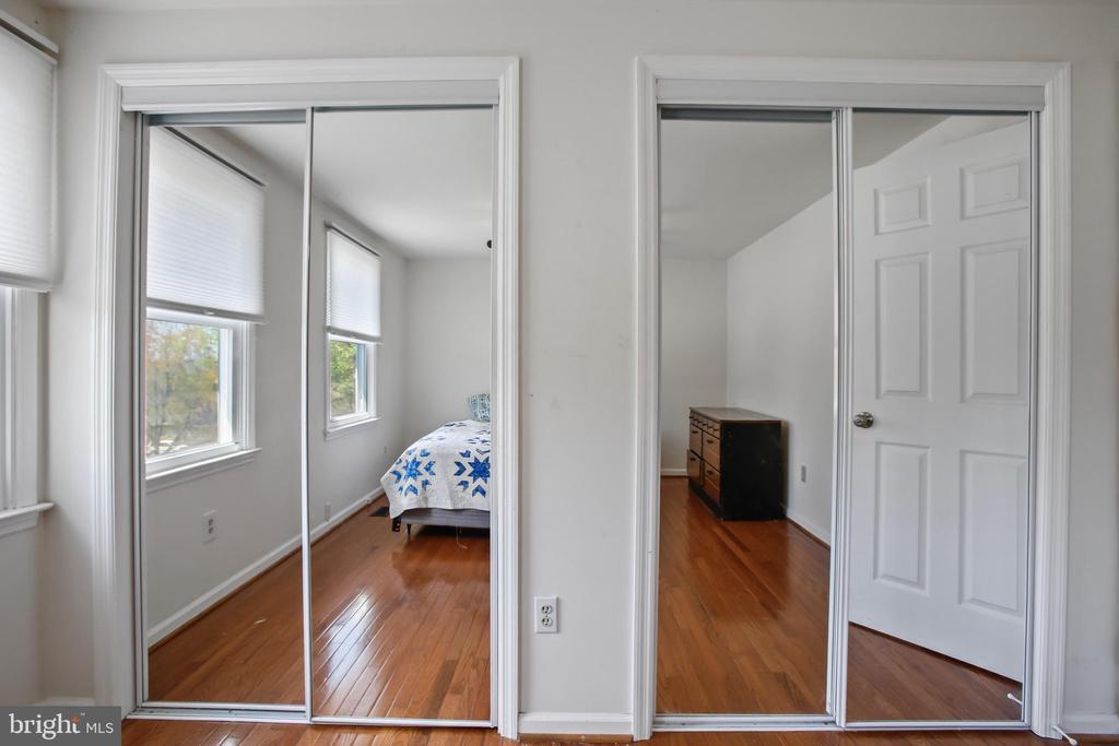 105 Salem Ct SE