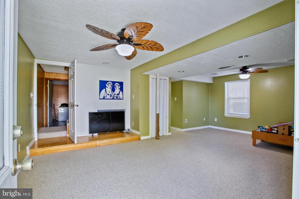 105 Salem Ct SE