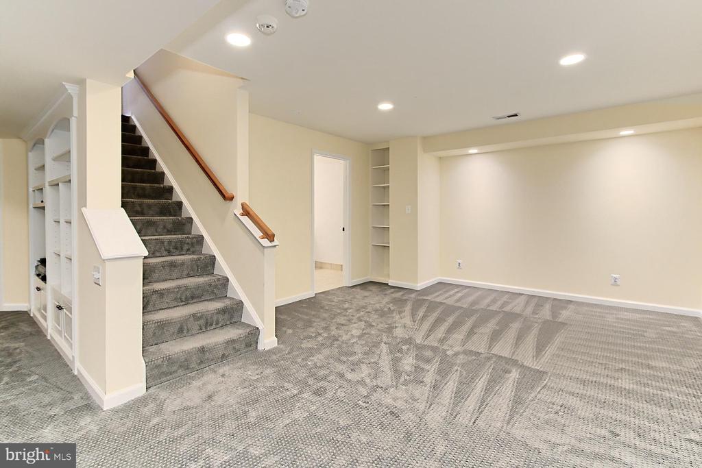 209 Jennings Ct SE