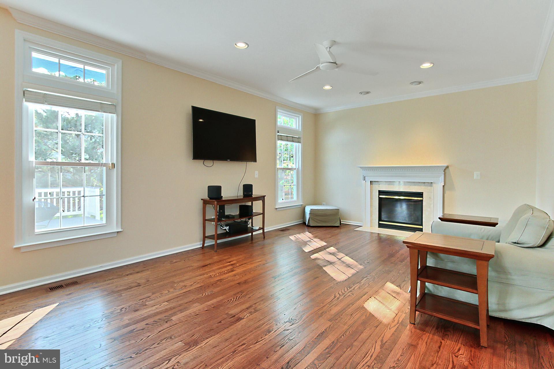 209 Jennings Ct SE