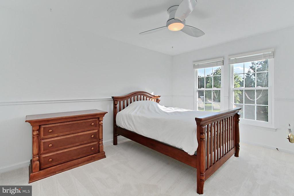 209 Jennings Ct SE