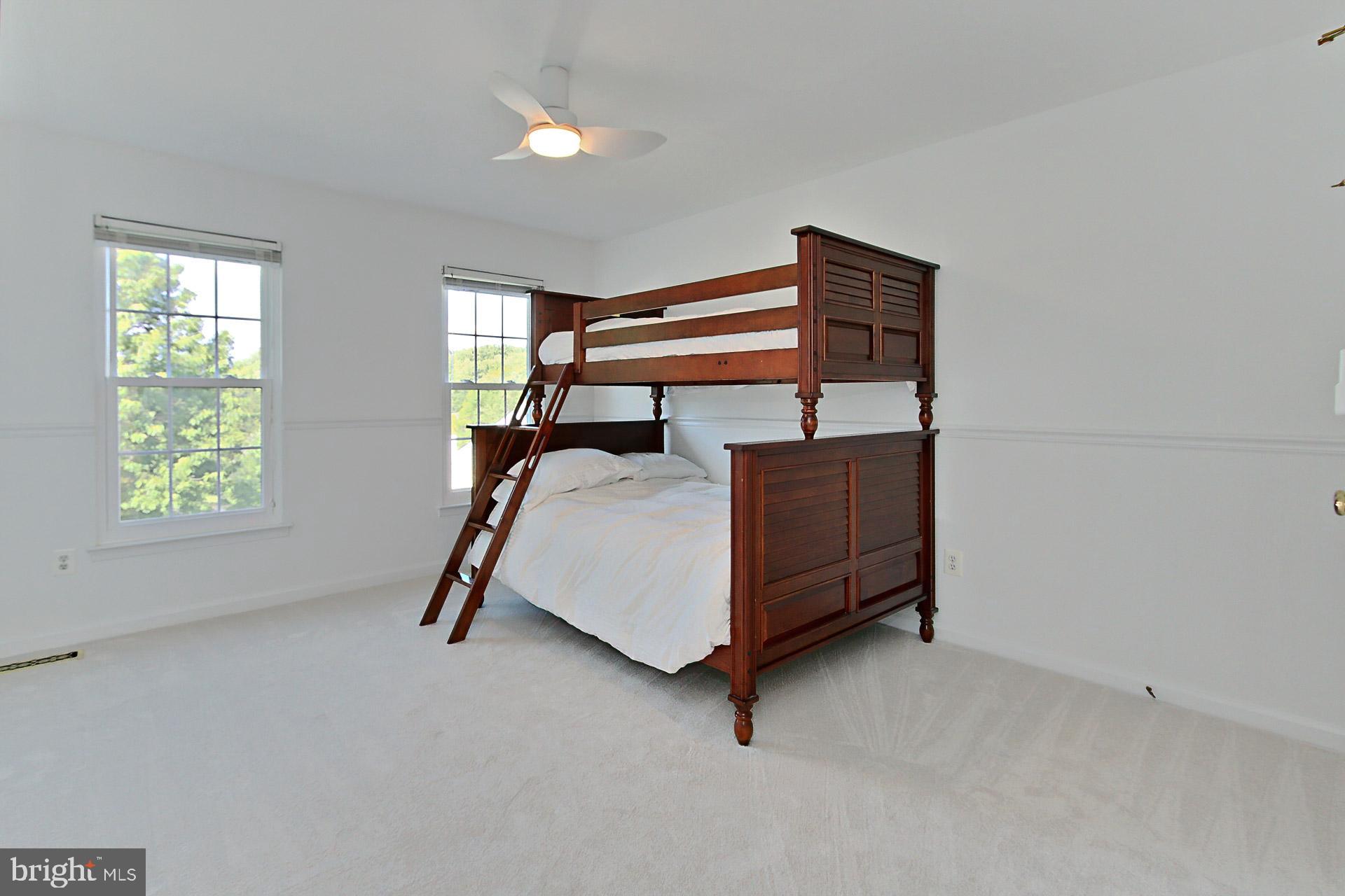 209 Jennings Ct SE