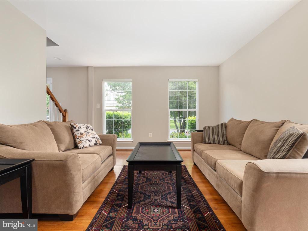 42833 Crowfoot Ct