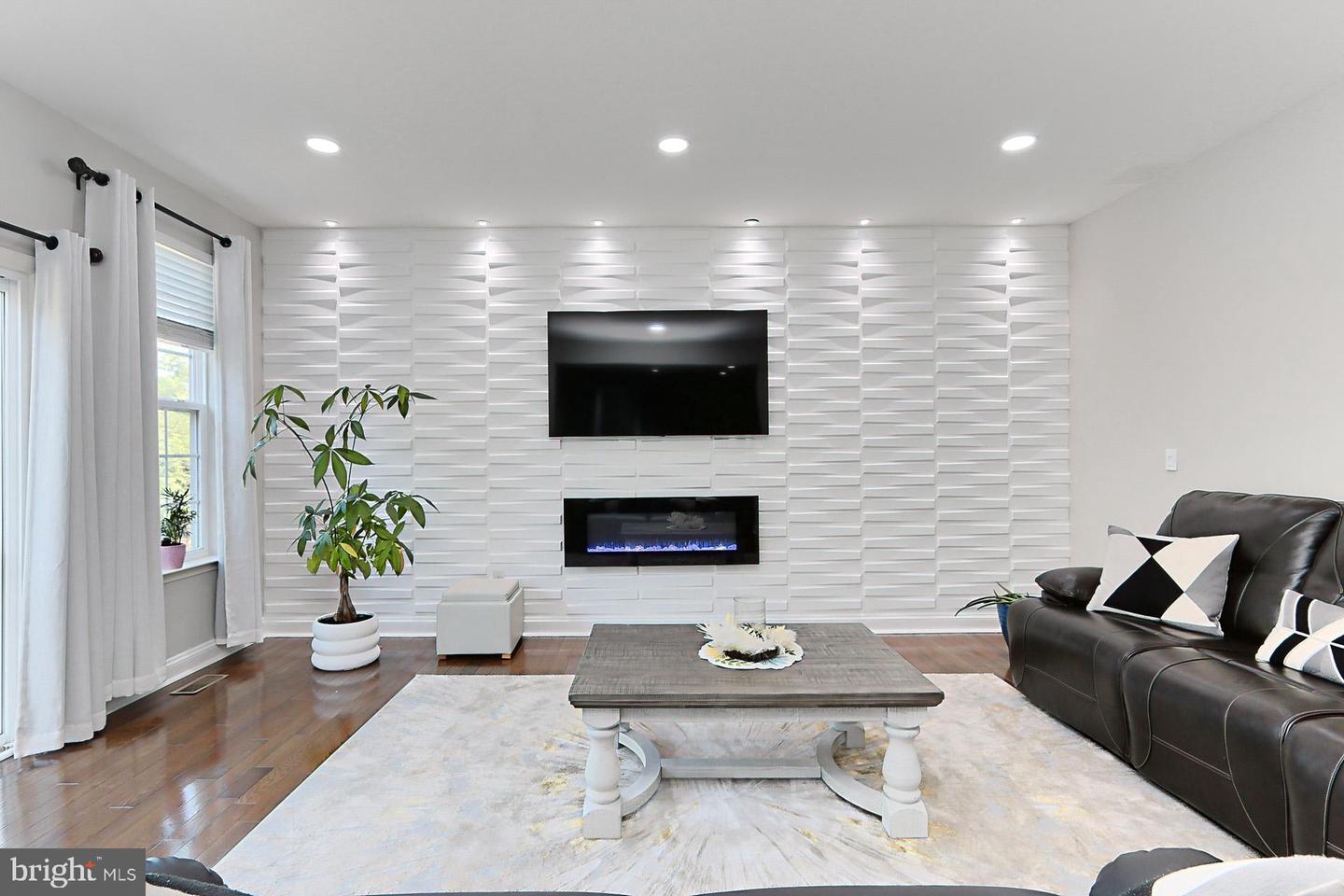 43240 Heavenly Cir