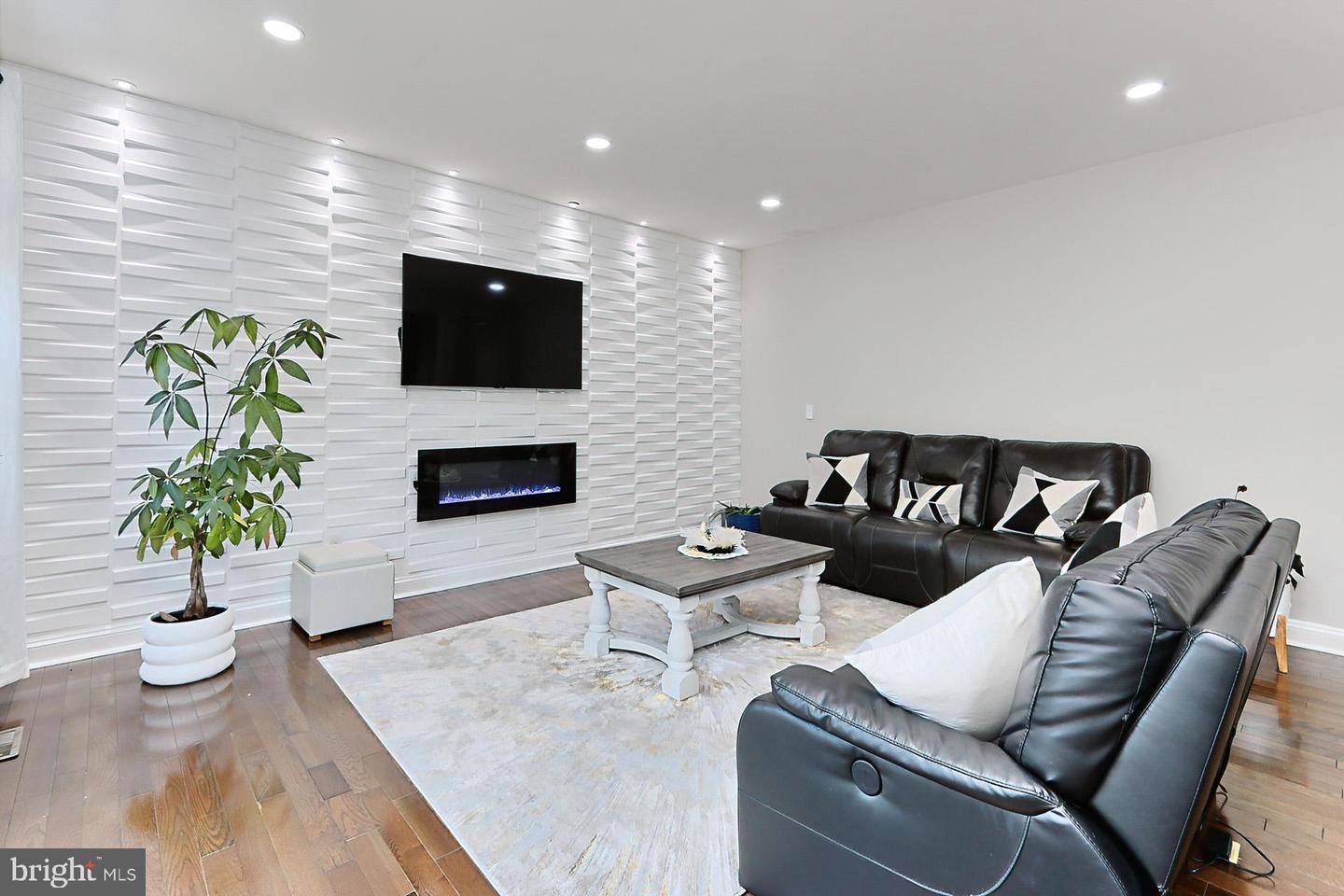 43240 Heavenly Cir