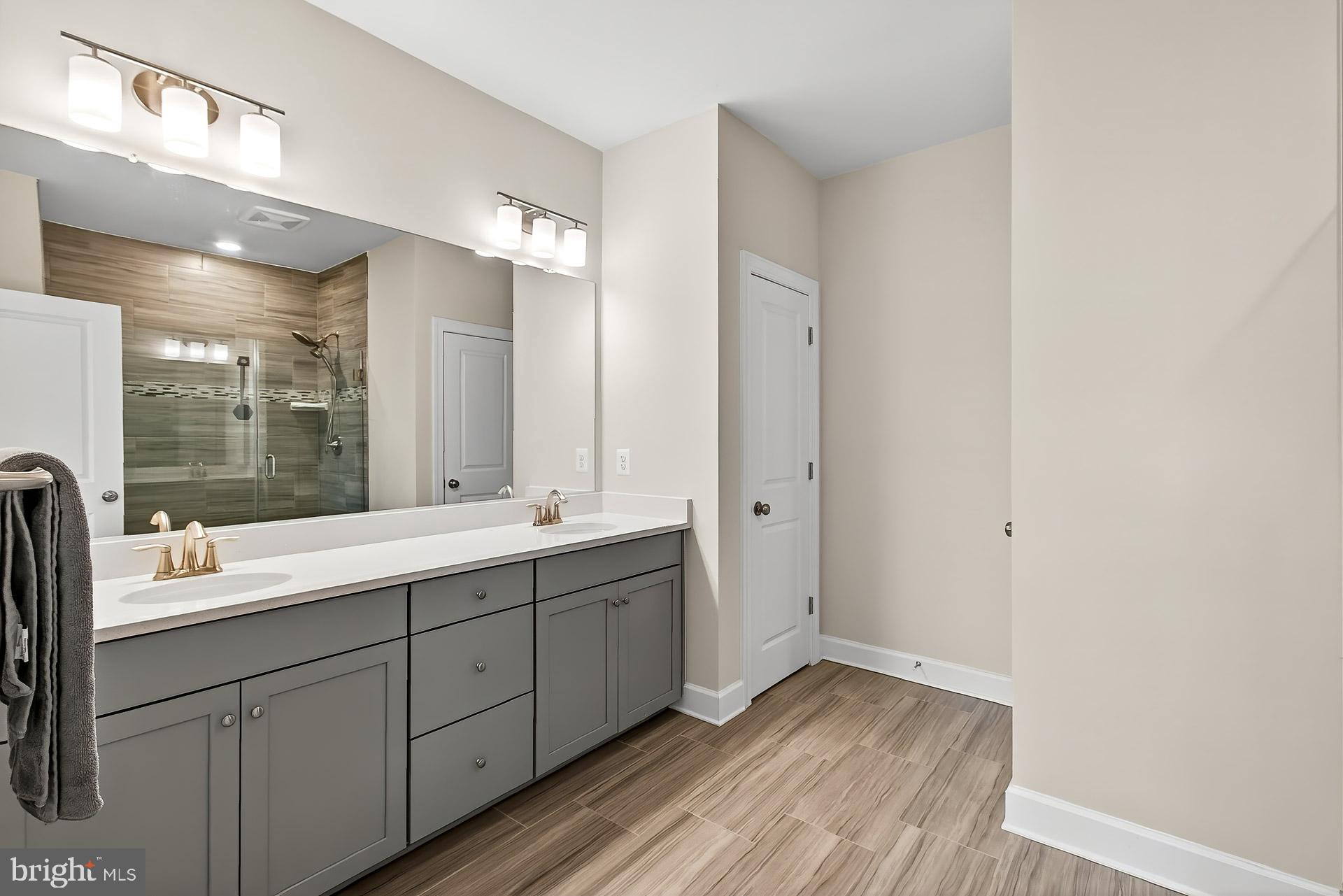 43389 RADFORD DIVIDE TER