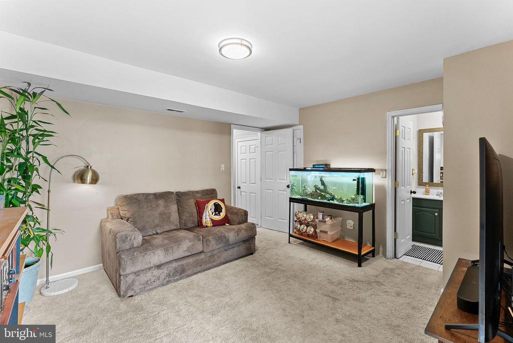 17363 AVION SQUARE