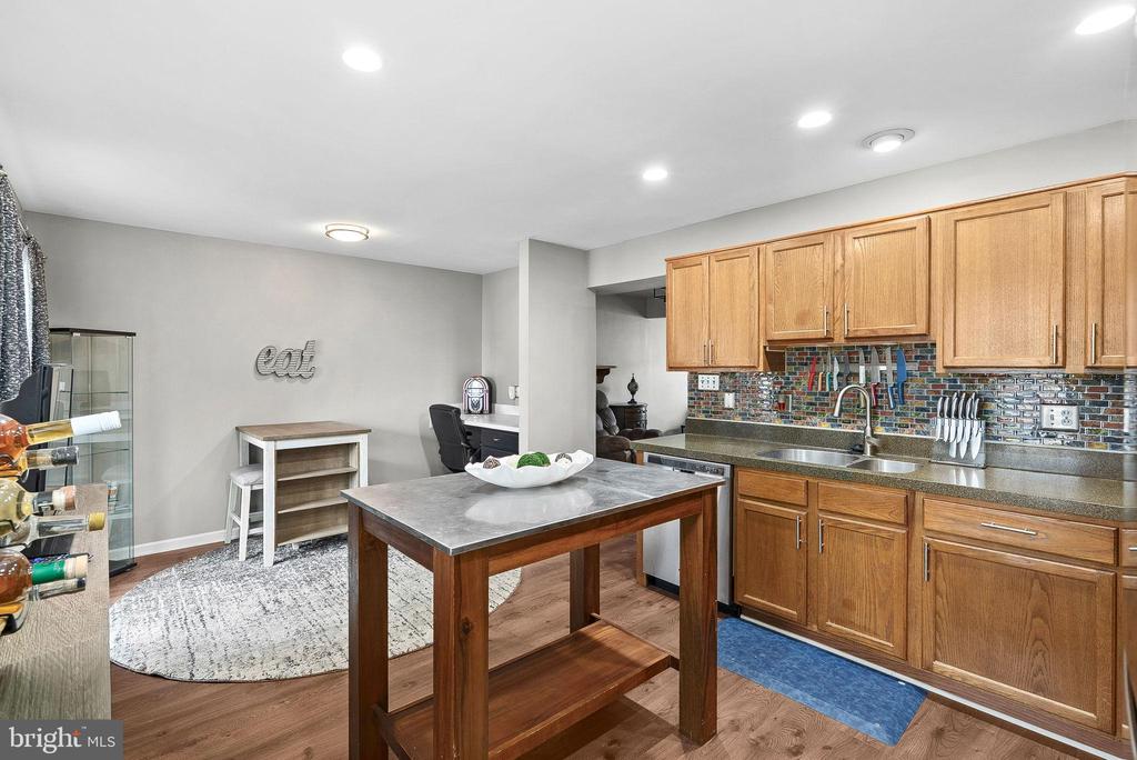 17363 AVION SQUARE