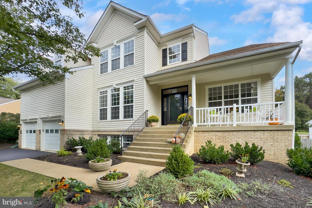 816 SANTMYER DRIVE SE