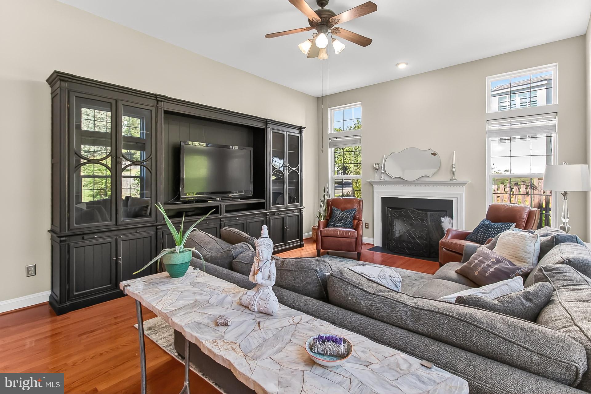 816 SANTMYER DRIVE SE