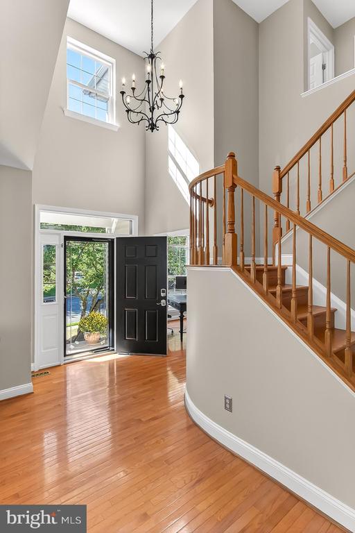 816 SANTMYER DRIVE SE