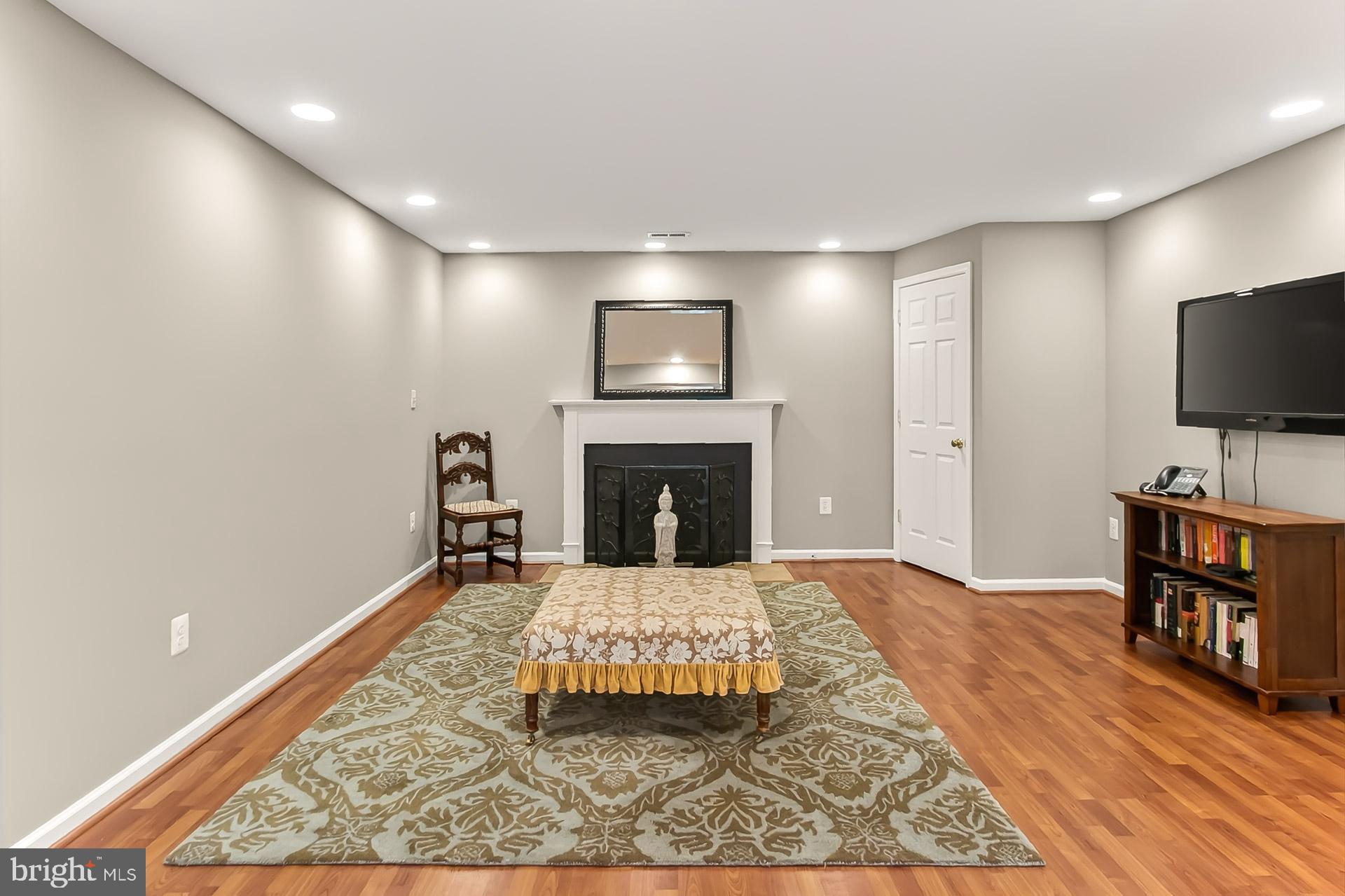 816 SANTMYER DRIVE SE