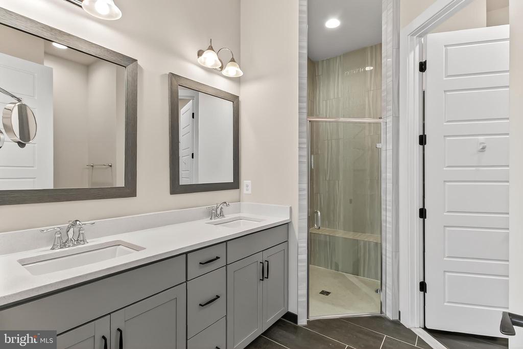 42821 BEAVER CROSSING SQUARE