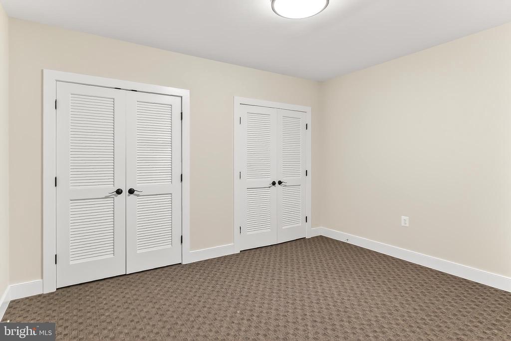 42821 BEAVER CROSSING SQUARE