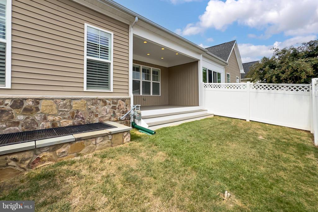42821 BEAVER CROSSING SQUARE