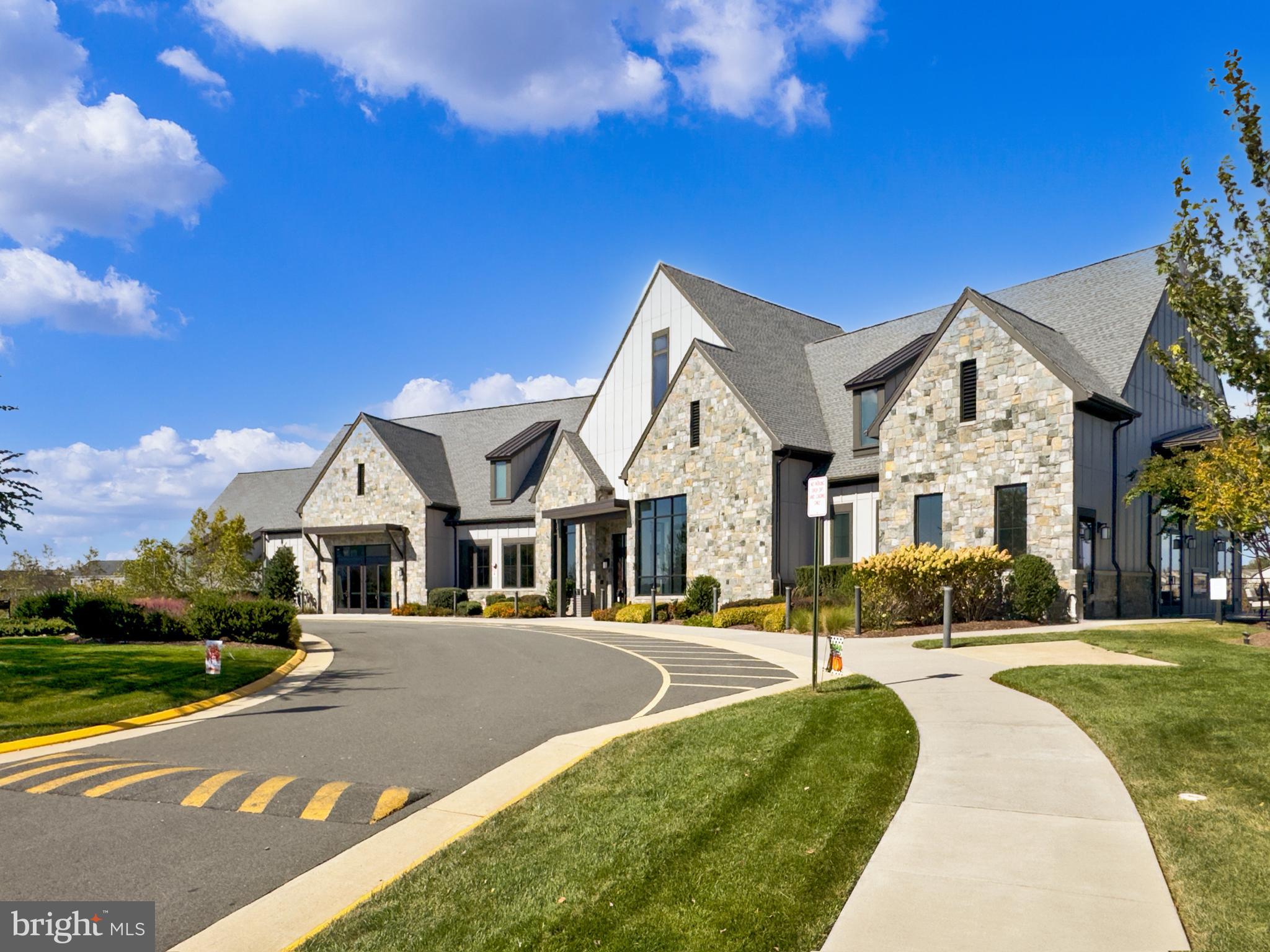 42821 BEAVER CROSSING SQUARE