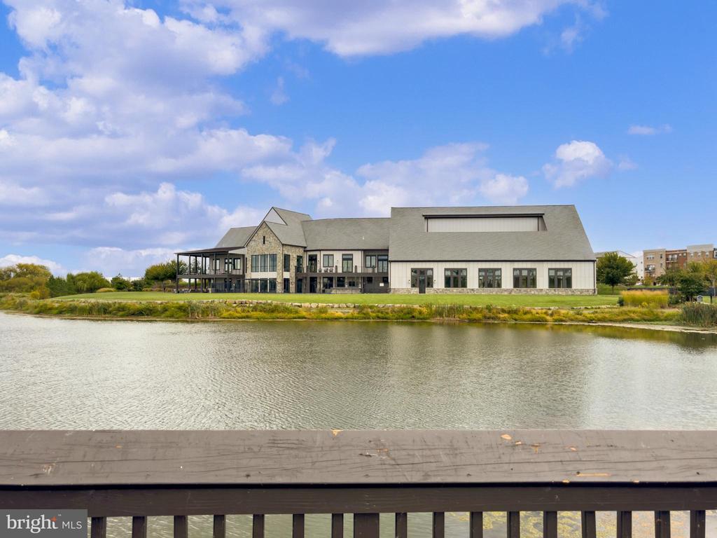 42821 BEAVER CROSSING SQUARE