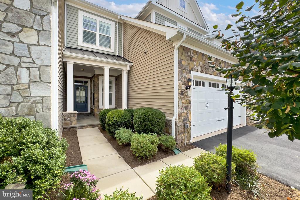 42821 BEAVER CROSSING SQUARE