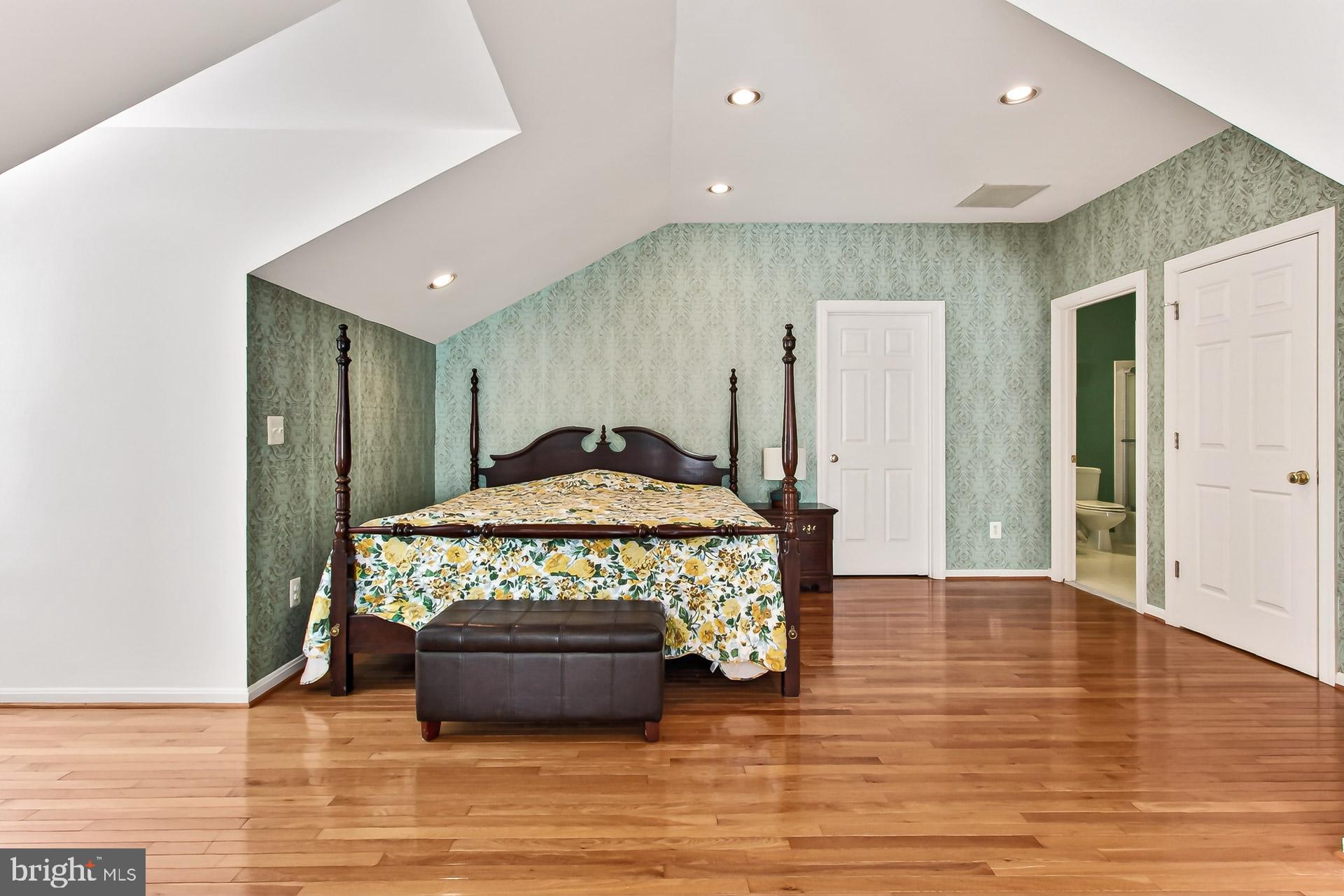 21027 FOREST HIGHLANDS COURT