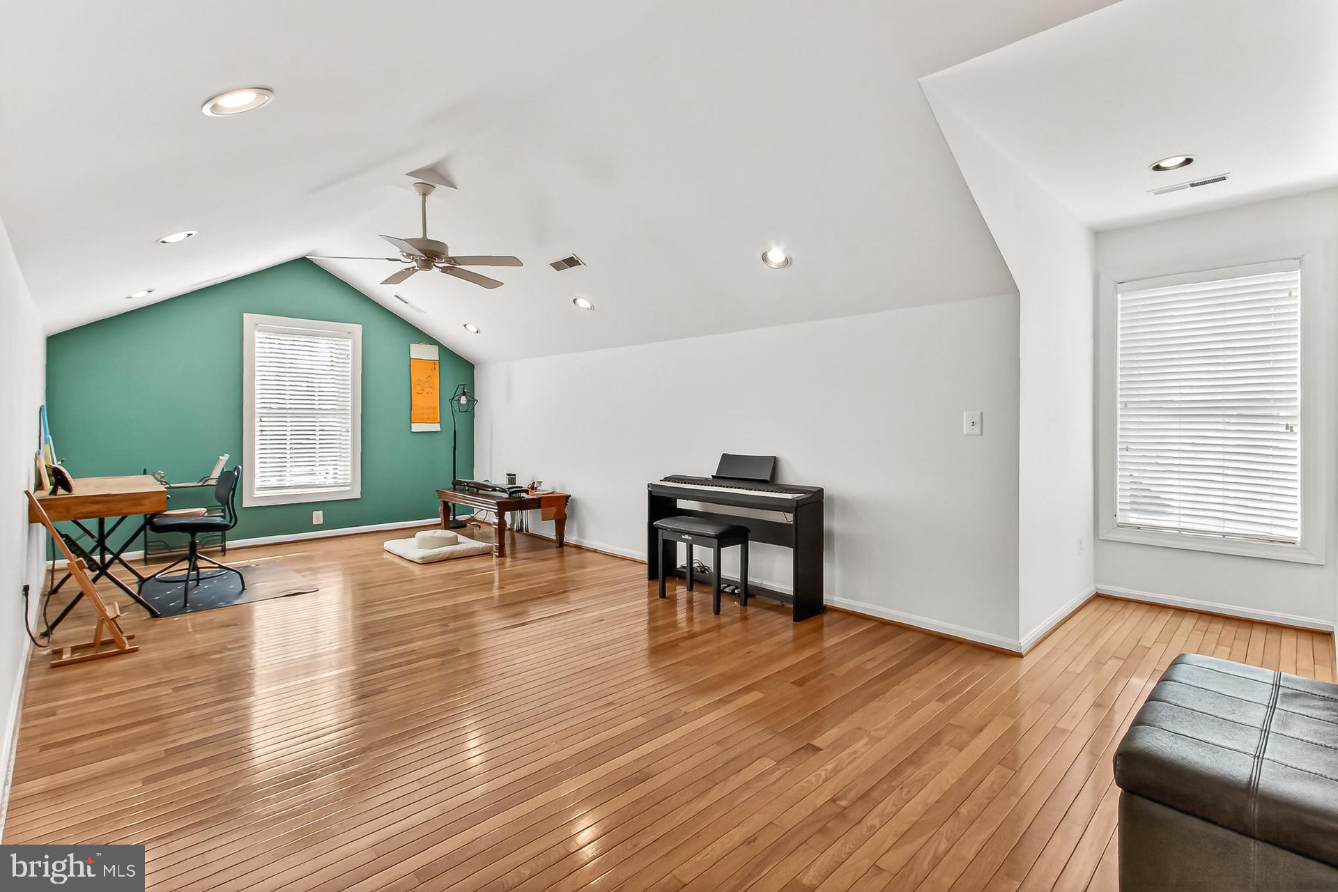 21027 FOREST HIGHLANDS COURT