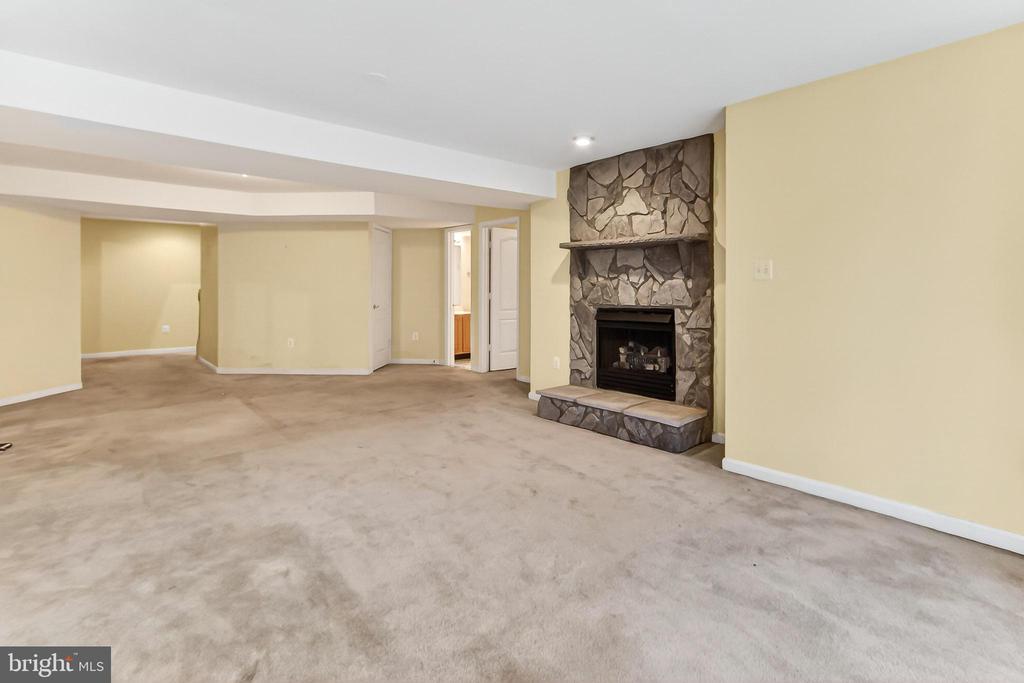 21321 SMALL BRANCH PLACE