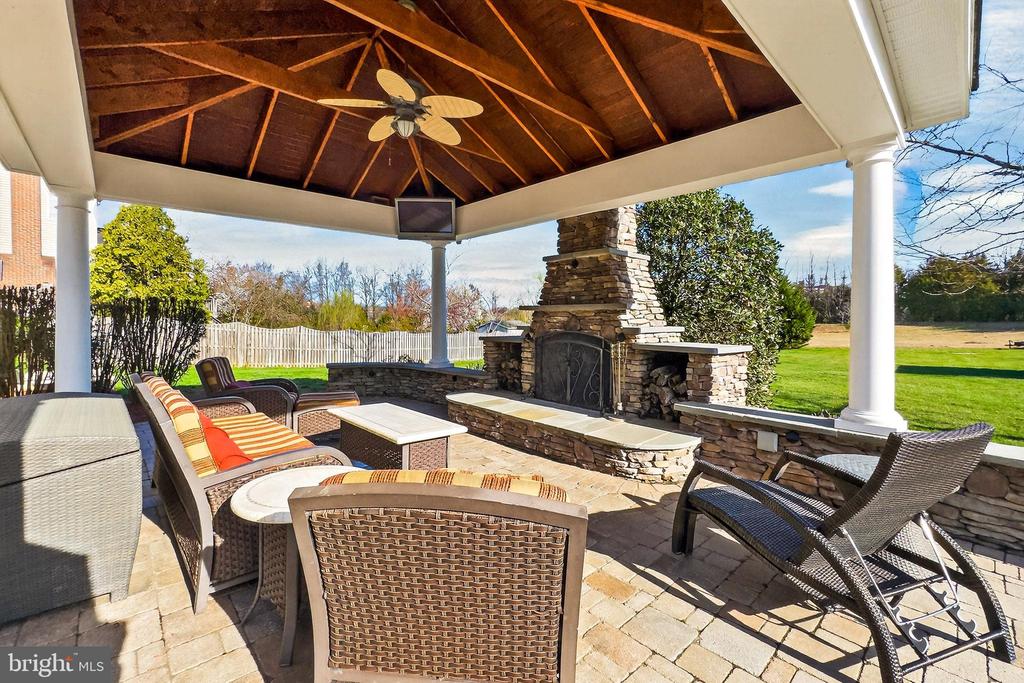 22103 VANTAGE POINTE PLACE