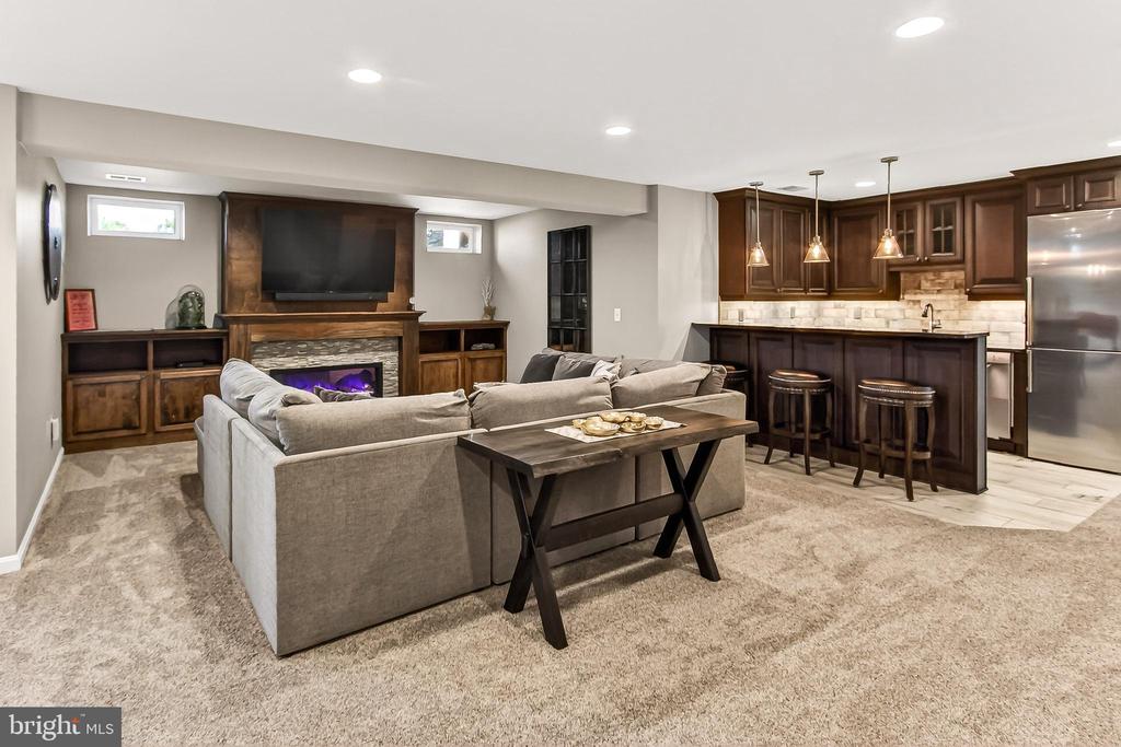 22103 VANTAGE POINTE PLACE