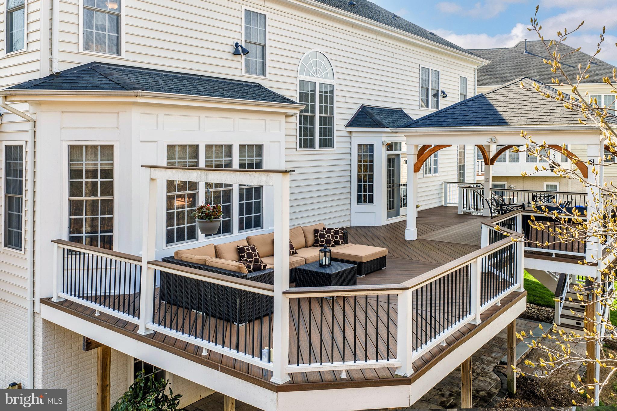 21379 FAIRHUNT DRIVE