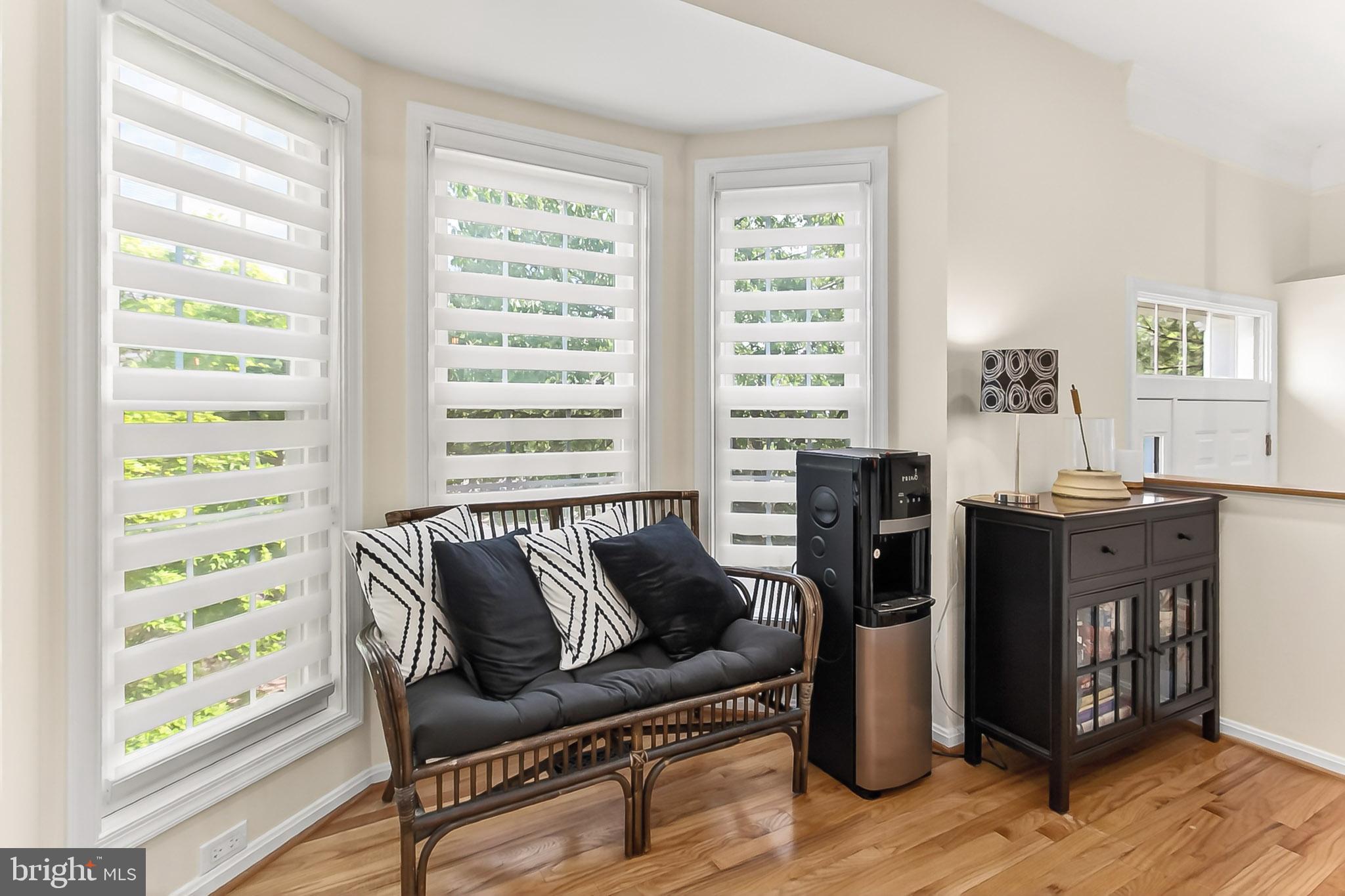 44039 KINGS ARMS SQUARE