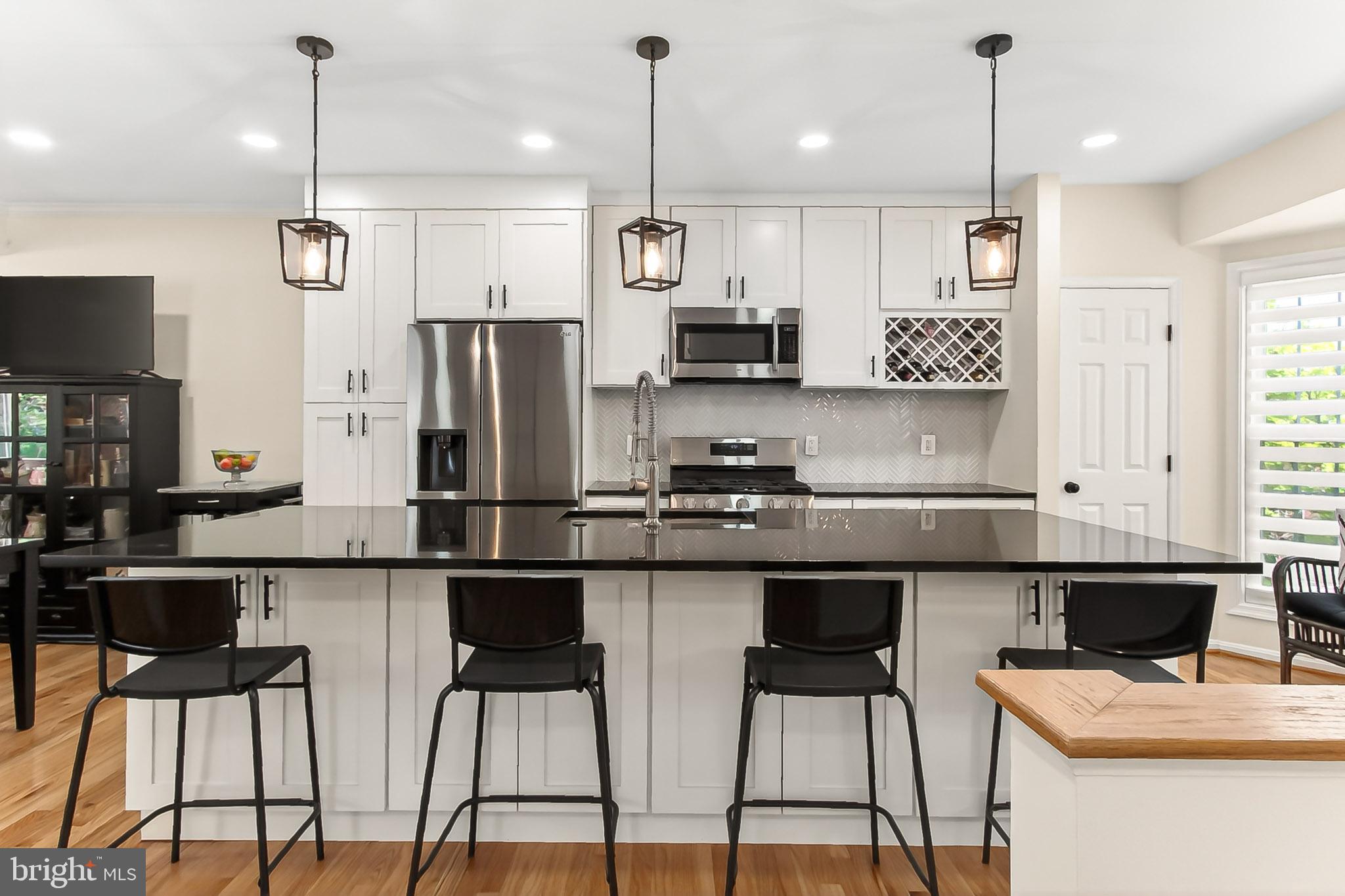 44039 KINGS ARMS SQUARE