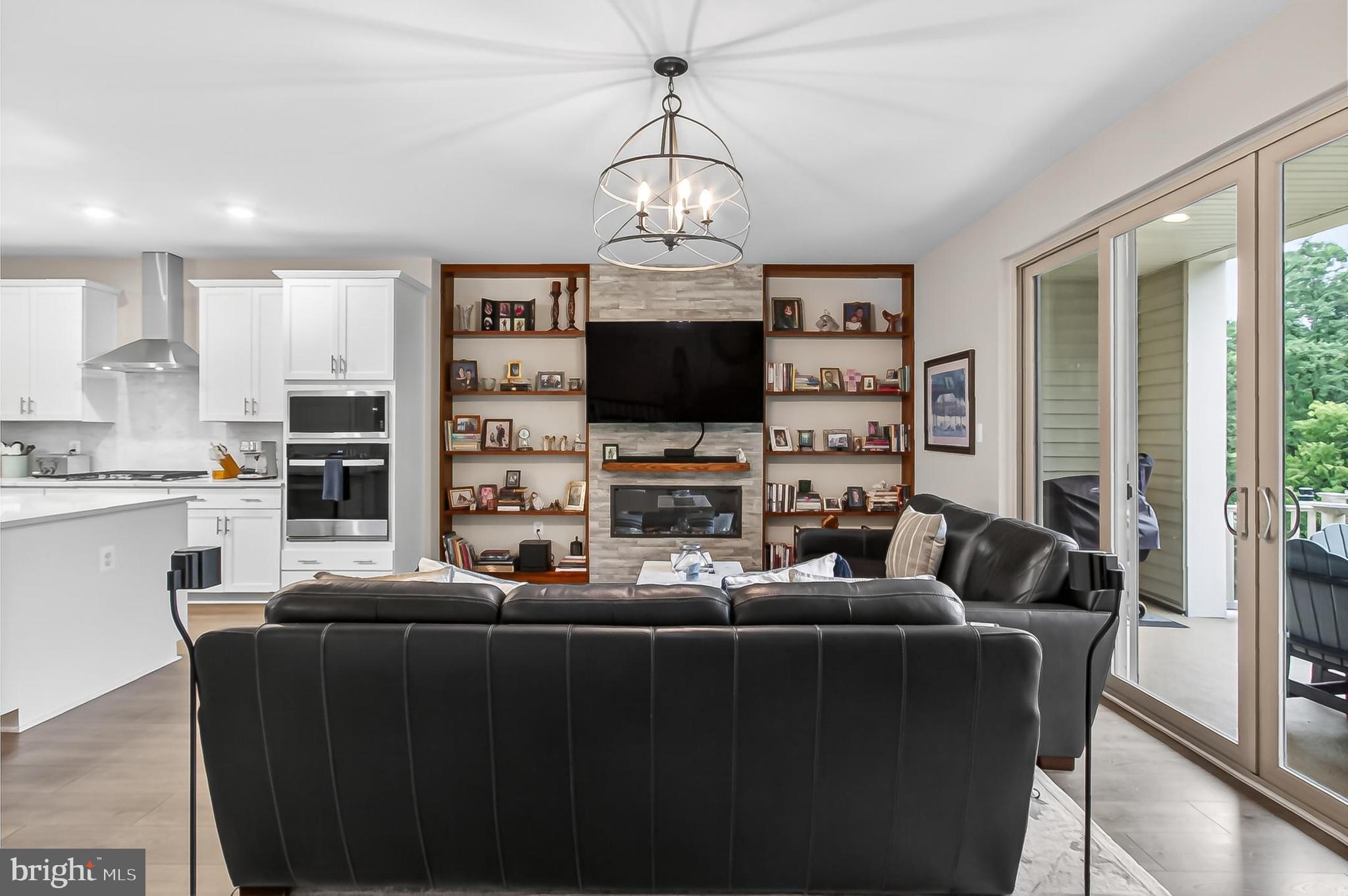 1700 MOCKING JAY TERRACE NE