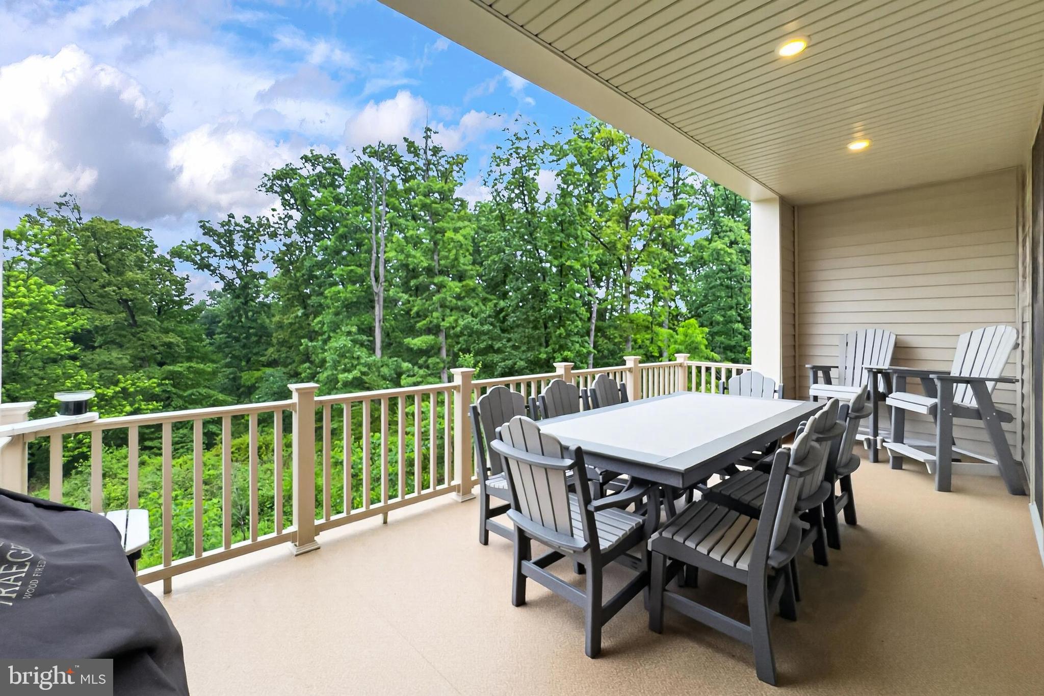 1700 MOCKING JAY TERRACE NE