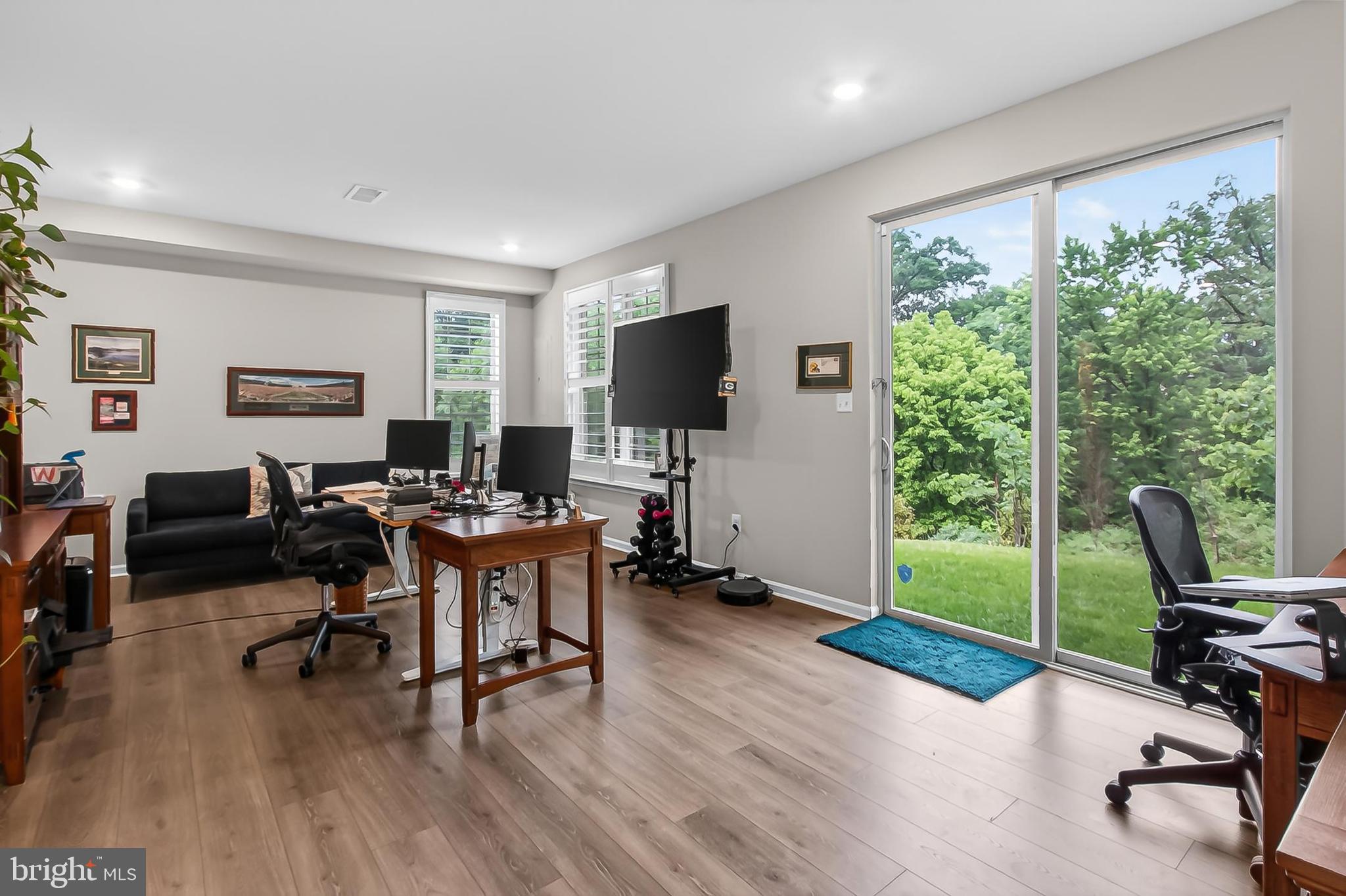 1700 MOCKING JAY TERRACE NE