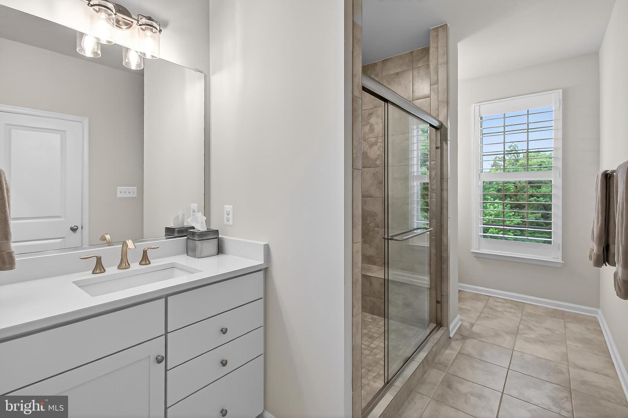 1700 MOCKING JAY TERRACE NE