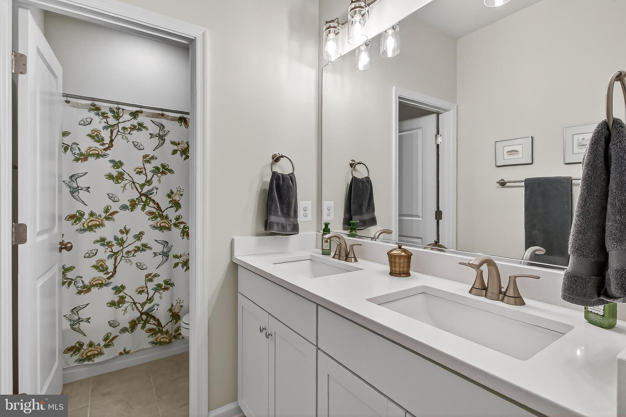 1700 MOCKING JAY TERRACE NE